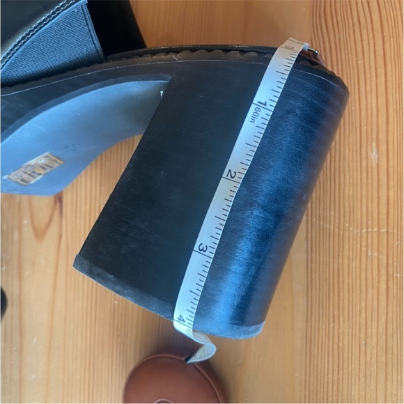 Jeffrey Campbell Concert Mules in black, 7.5 - Picture 7 of 12